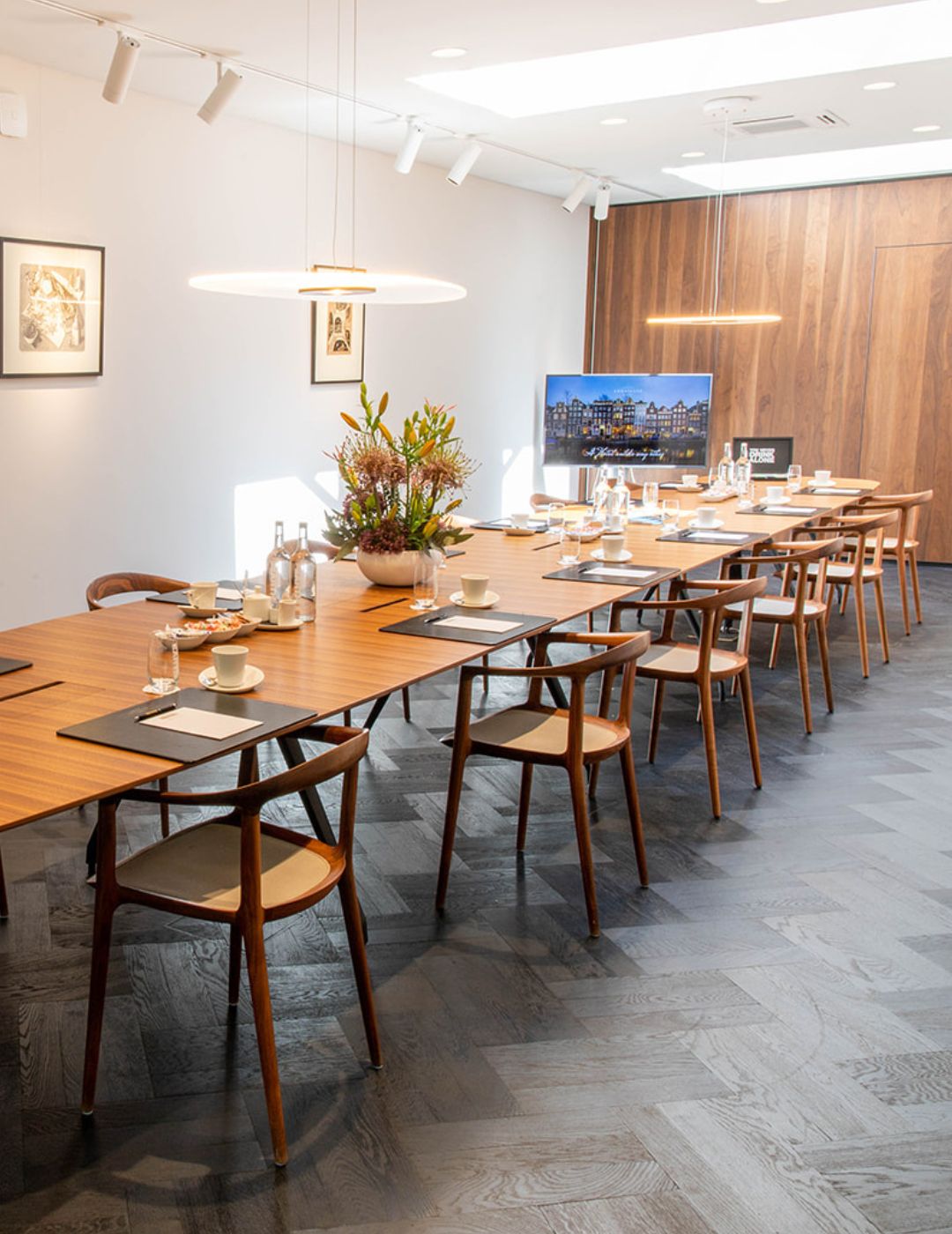 The Gallery meeting space at the Ambassade Hotel in Amsterdam with artistic ambiance